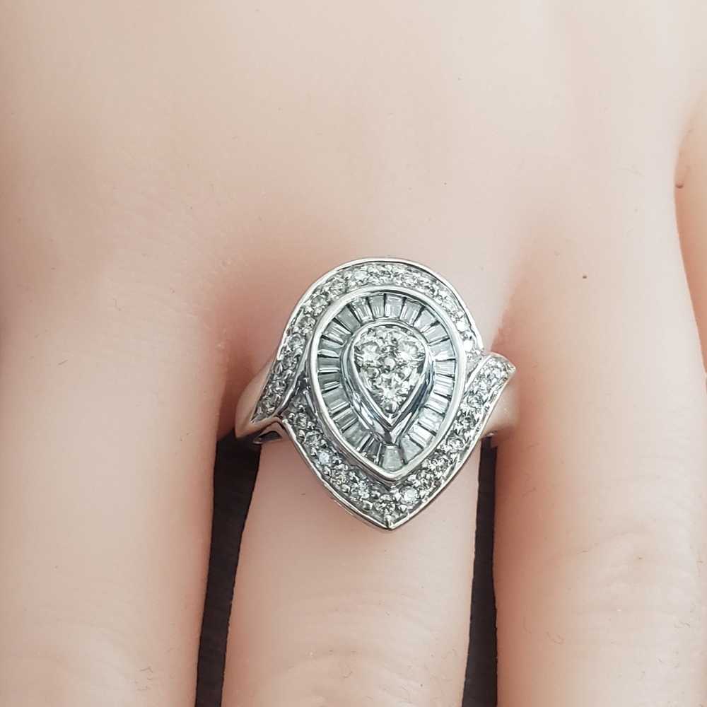 🚫SOLD🚫14k white gold Diamond Ring - Picture 1 of 12